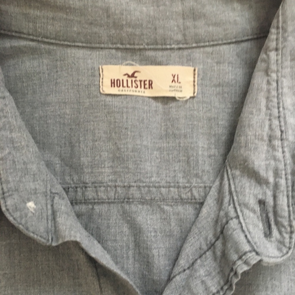 2 Button Up Shirts - Picture 3 of 5